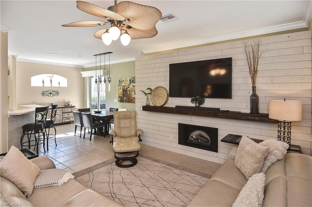 8156 Woodridge Pointe DR
