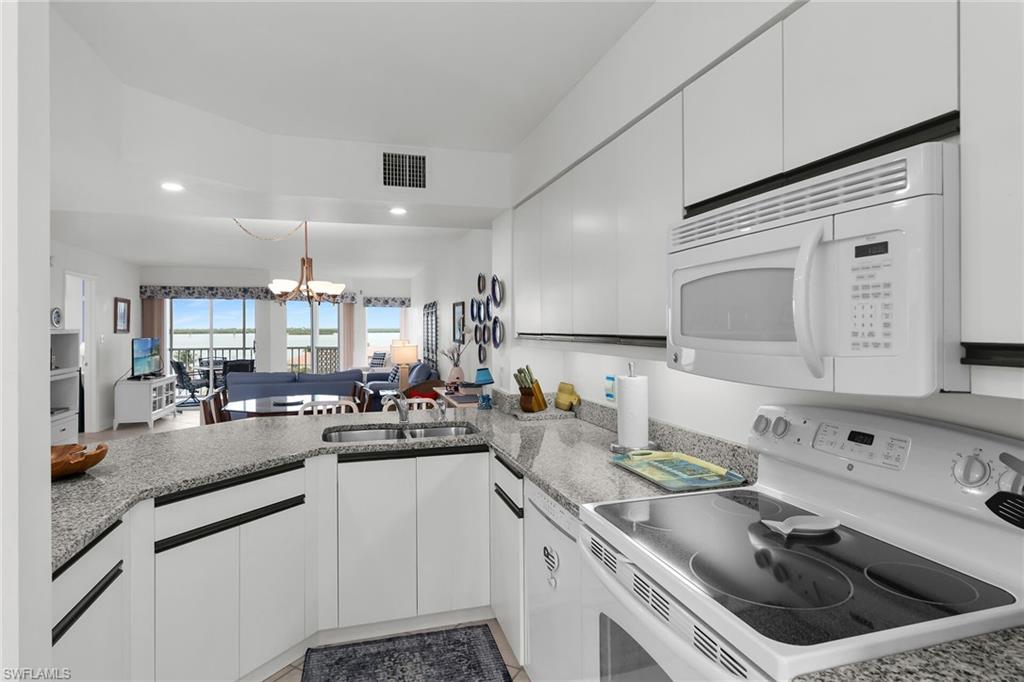 991 N Barfield DR 403