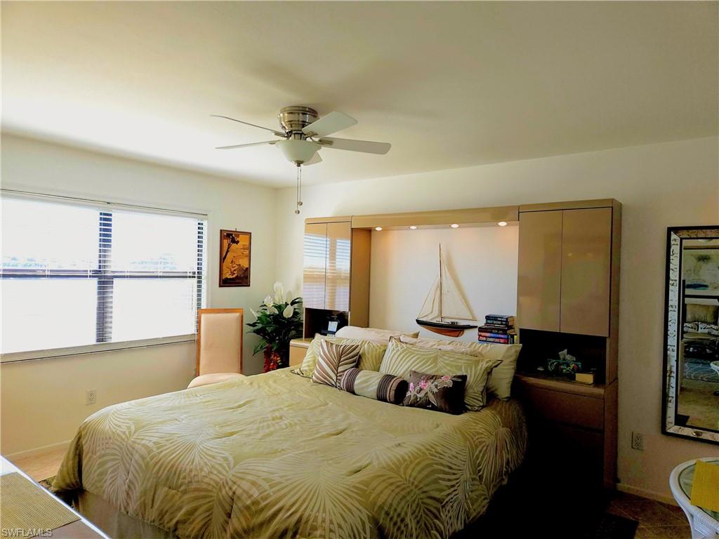 BAY POINTE YACHT & RACQUET CLUB - Residential