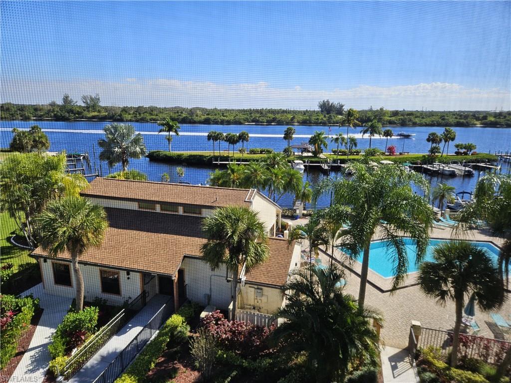 BAY POINTE YACHT & RACQUET CLUB - Residential