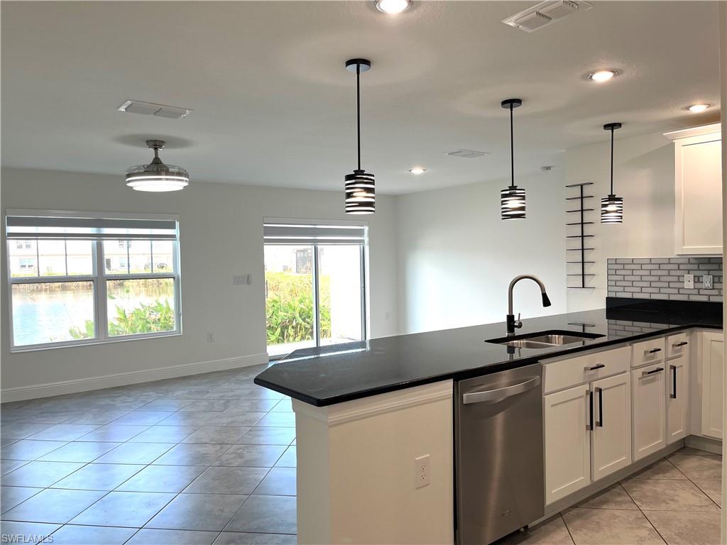 BAYSHORE COMMONS - Residential Lease