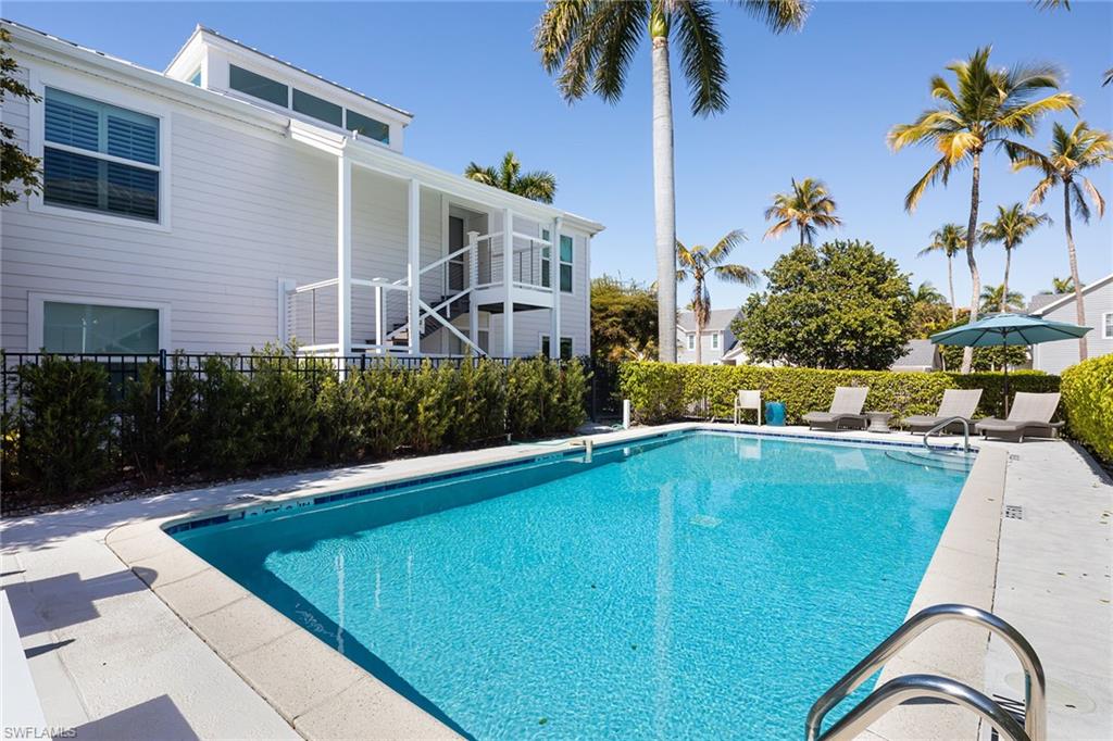 PALM COURT - Residential