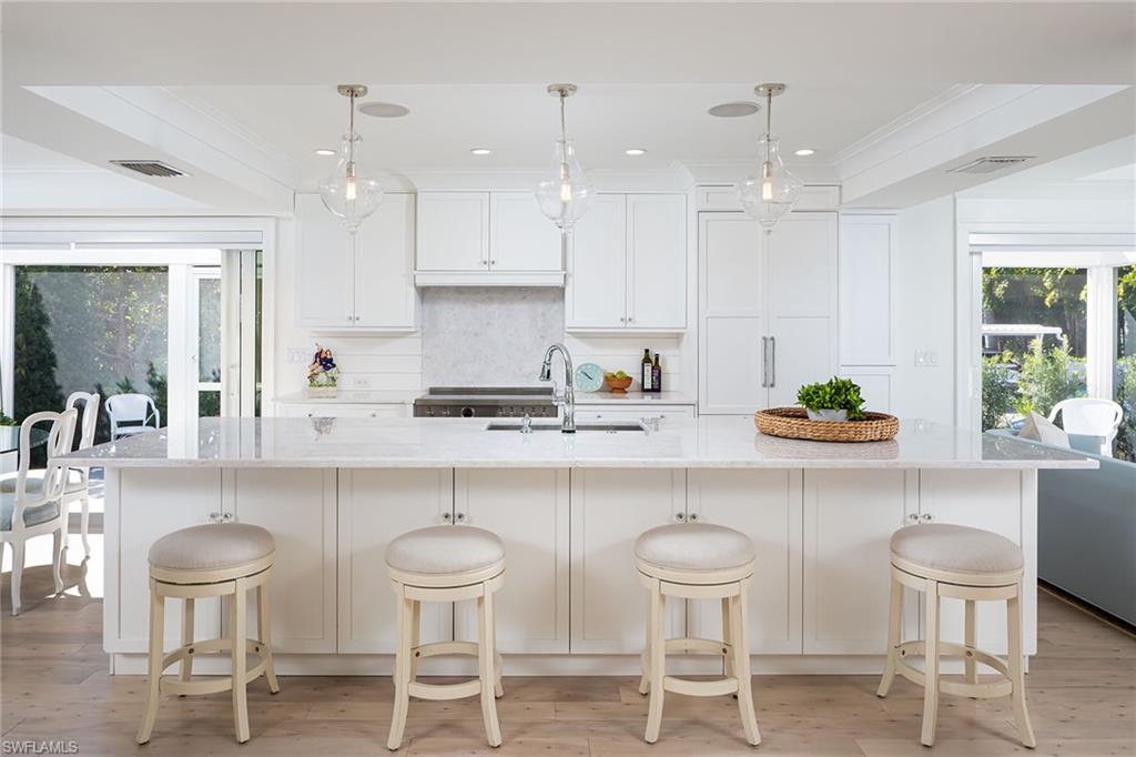 PALM COURT - Residential