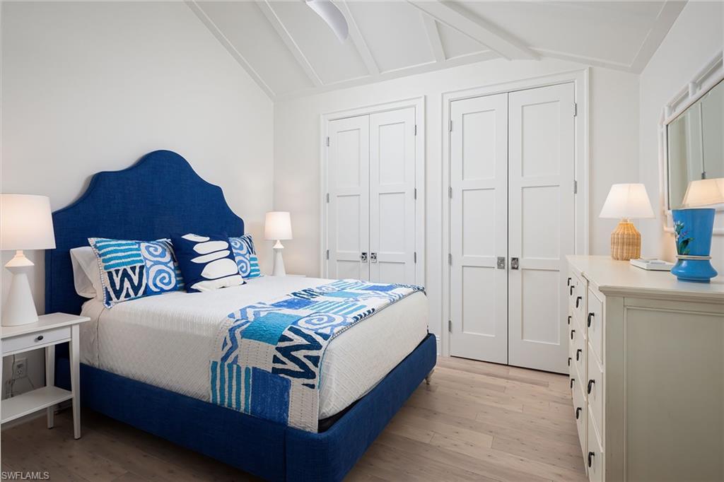 PALM COURT - Residential