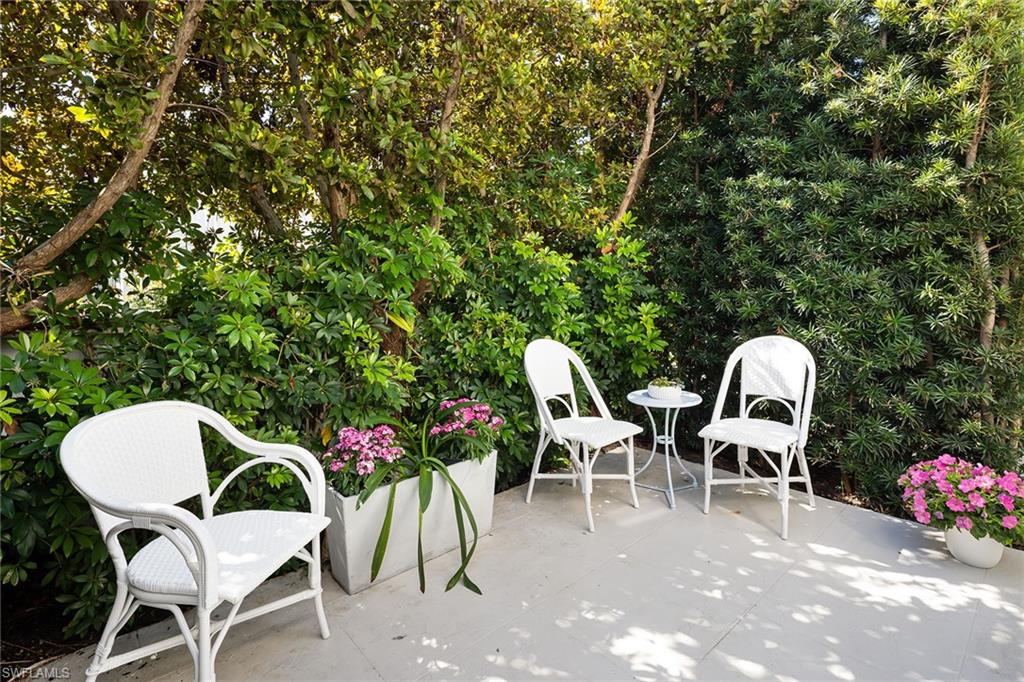 PALM COURT - Residential