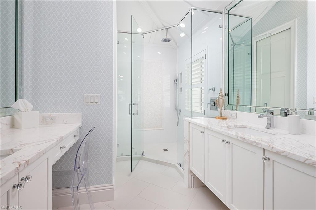 PALM COURT - Residential