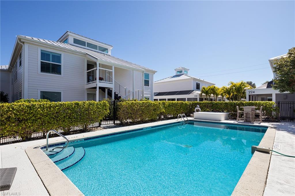 PALM COURT - Residential