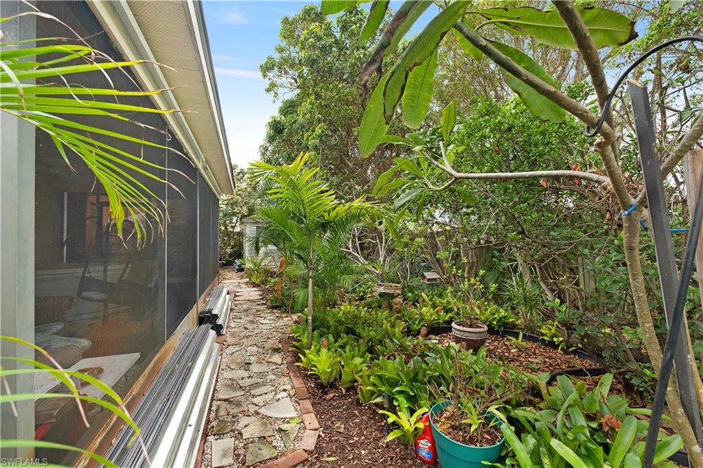 NAPLES TWIN LAKES - Residential