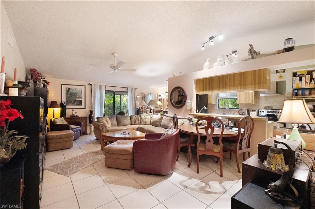 NAPLES TWIN LAKES - Residential