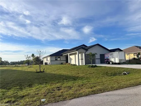 712\/714 SE 8th Ter, Cape Coral, FL 33990 - MLS#: 224068170