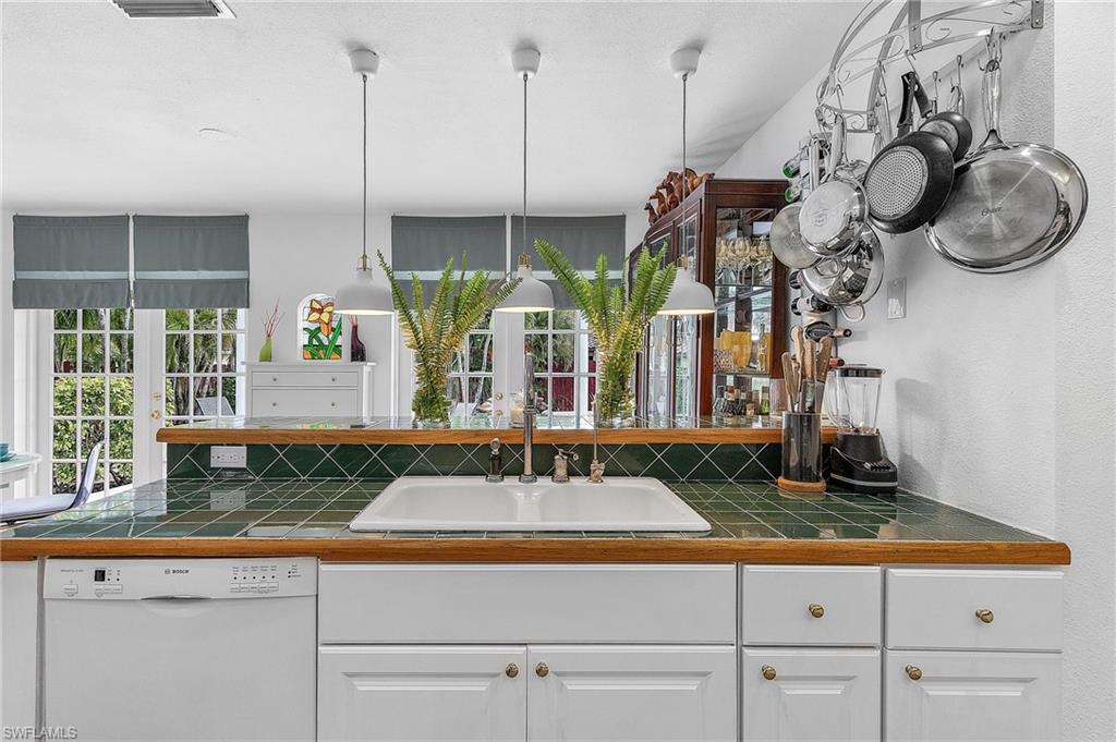 ARROYAL HEIGHTS - Residential