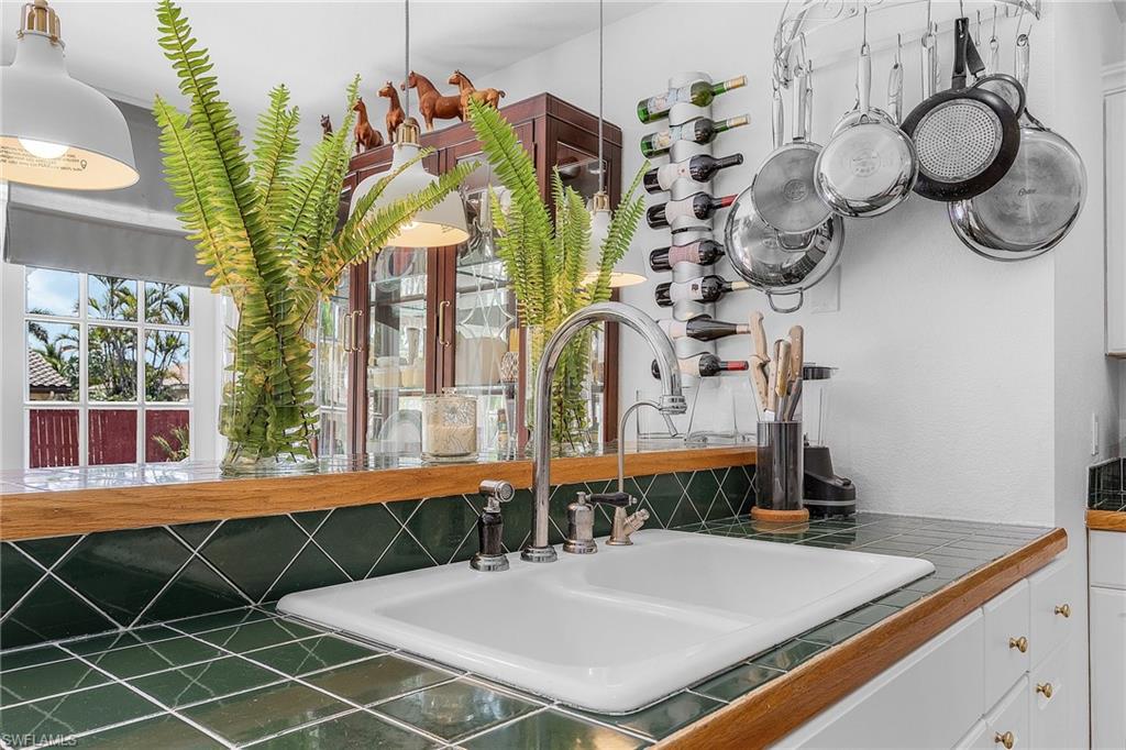 ARROYAL HEIGHTS - Residential