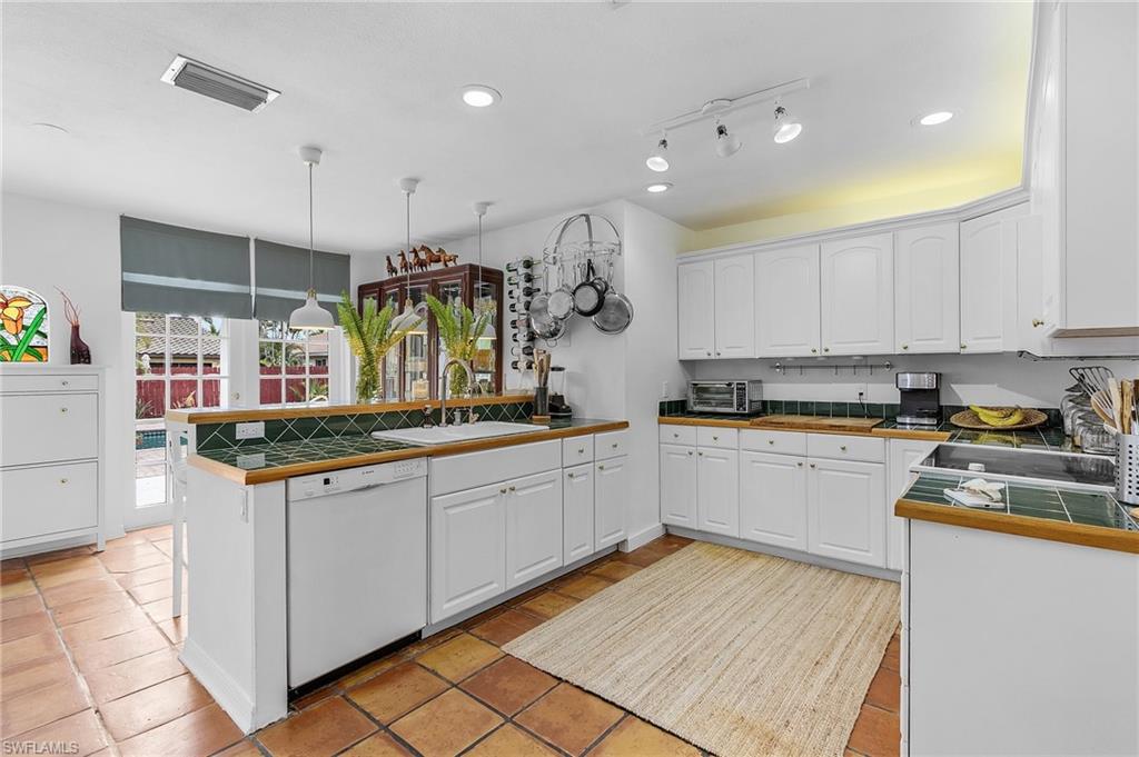 ARROYAL HEIGHTS - Residential