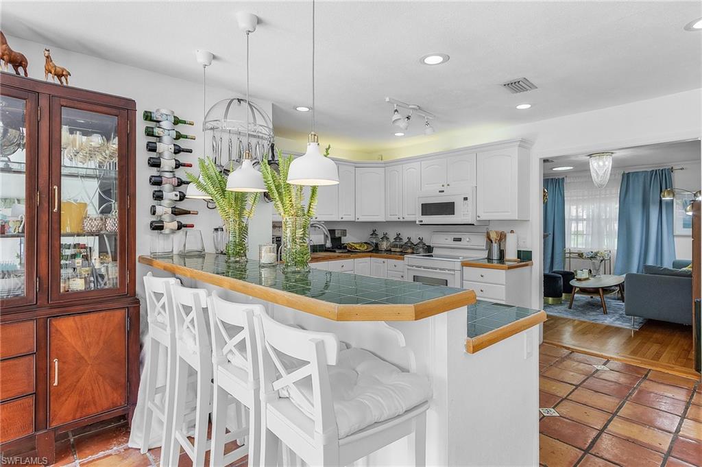 ARROYAL HEIGHTS - Residential