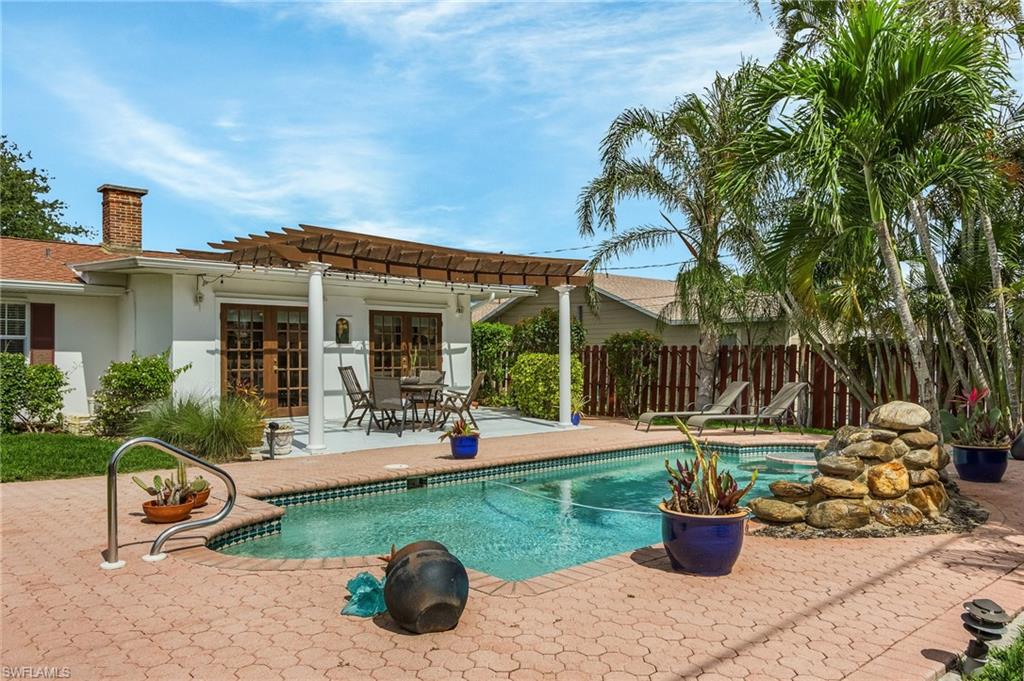 ARROYAL HEIGHTS - Residential