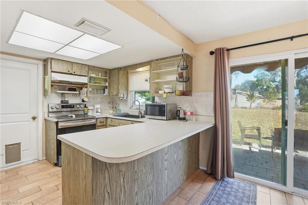 FORT MYERS SHORES - Residential