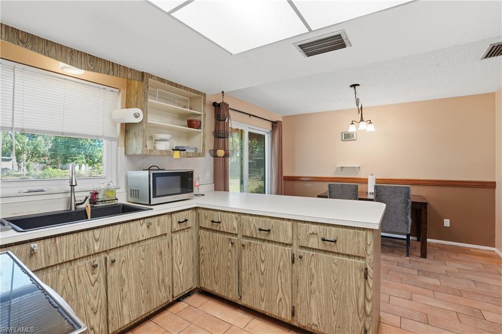 FORT MYERS SHORES - Residential