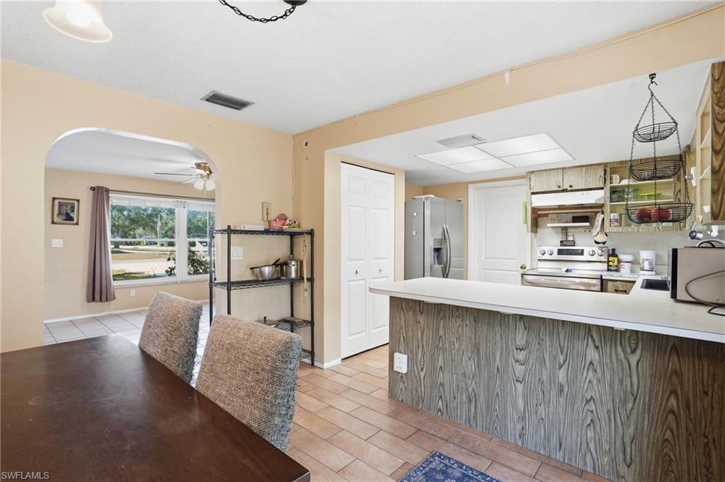 FORT MYERS SHORES - Residential