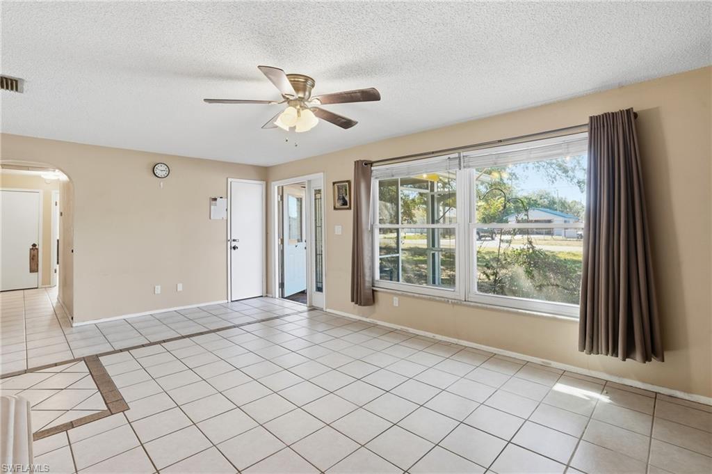 FORT MYERS SHORES - Residential