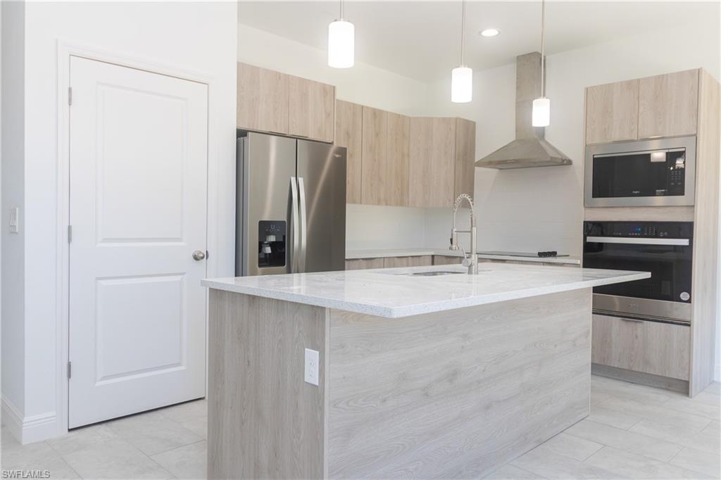 PORT LABELLE - Residential Lease