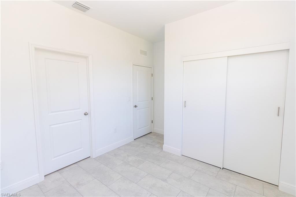 PORT LABELLE - Residential Lease