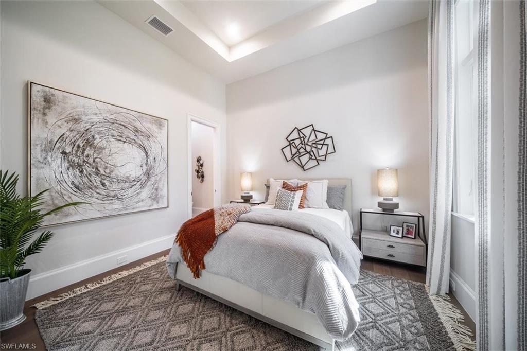 PARK SHORE - Residential