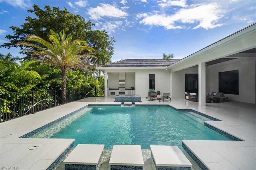 PARK SHORE - Residential