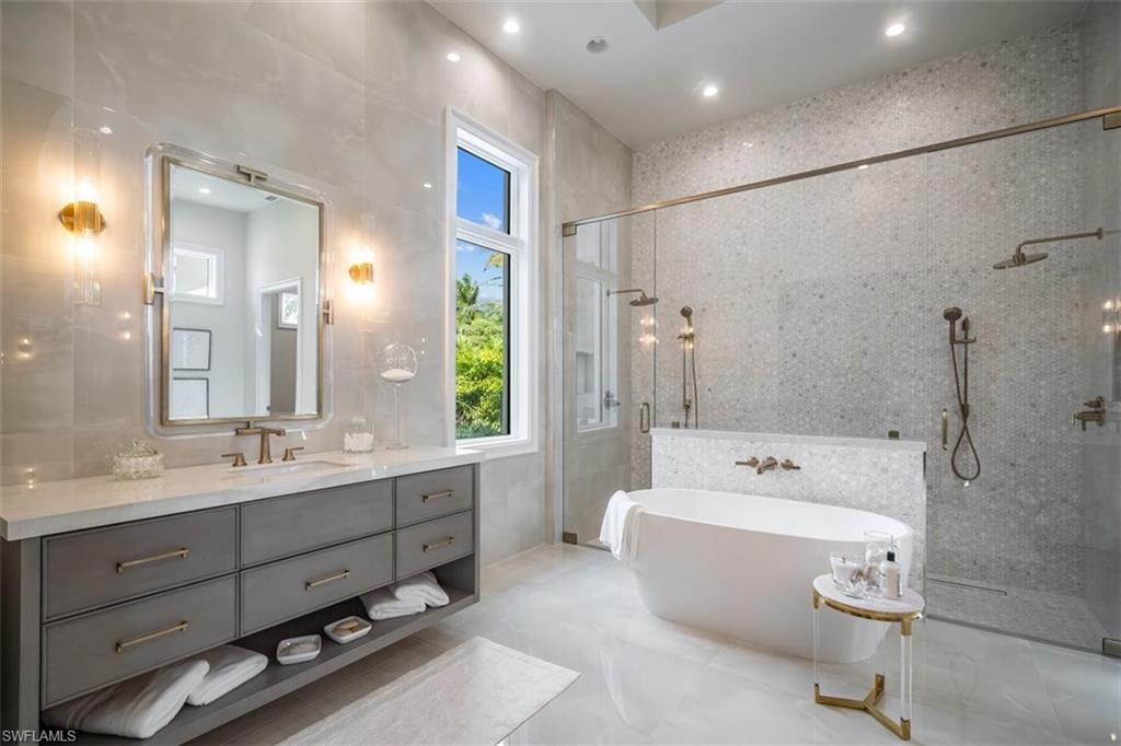 PARK SHORE - Residential