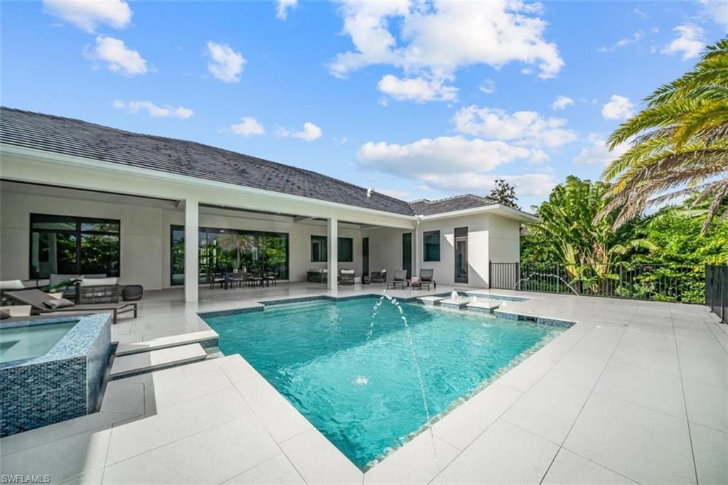 PARK SHORE - Residential