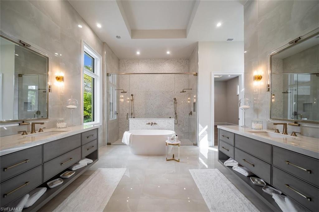 PARK SHORE - Residential