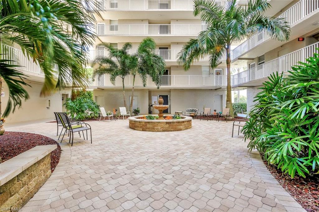 BEACH AND TENNIS CLUB - Residential