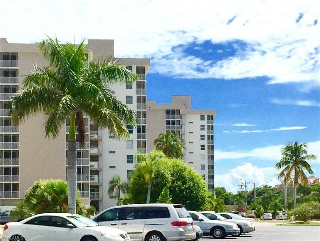 BEACH AND TENNIS CLUB - Residential