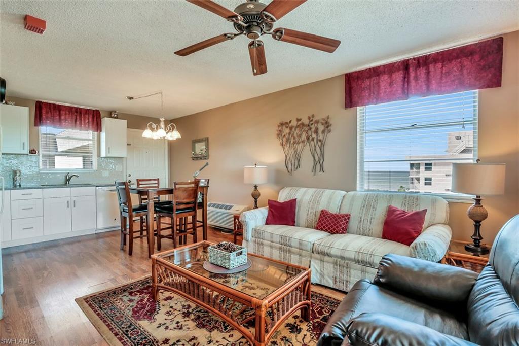 BEACH AND TENNIS CLUB - Residential