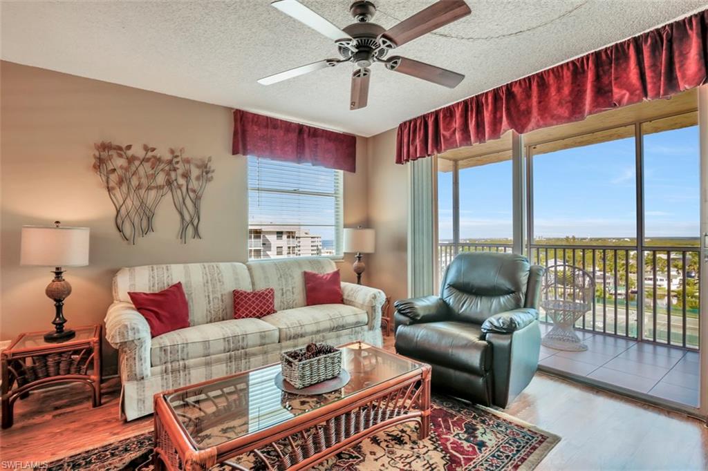 BEACH AND TENNIS CLUB - Residential