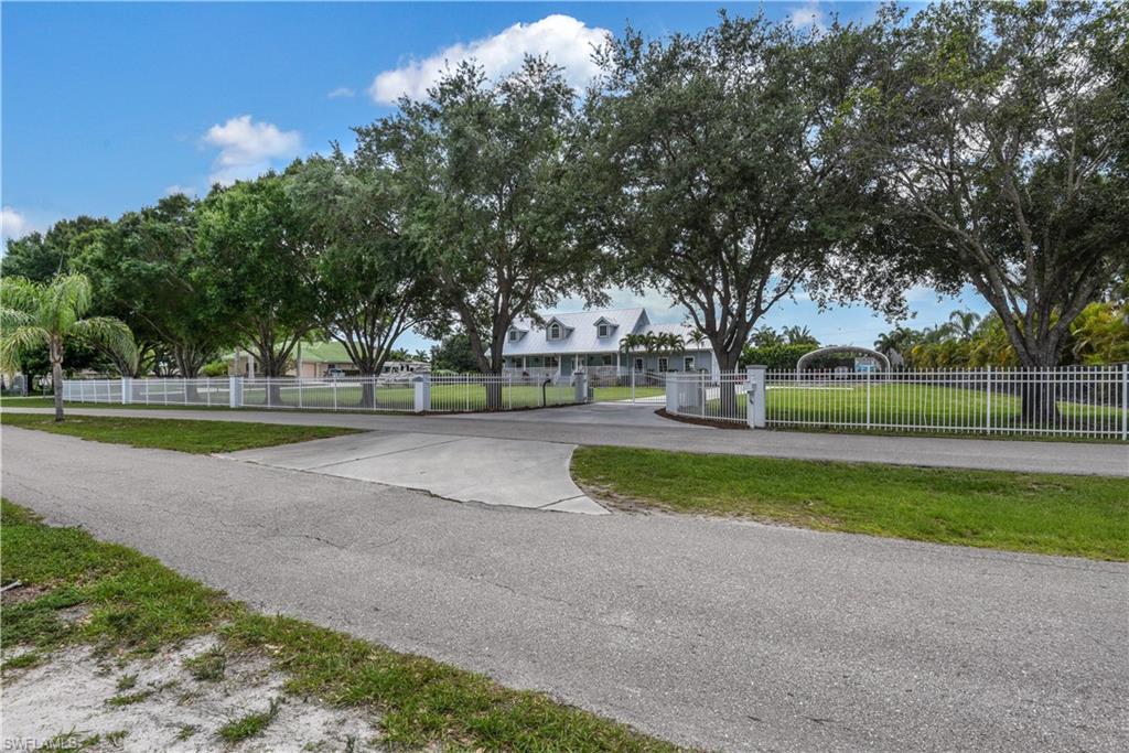ESTERO PARK - Residential