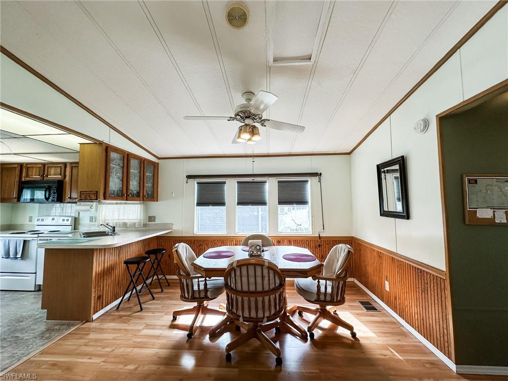 CORKSCREW WOODLANDS - Residential