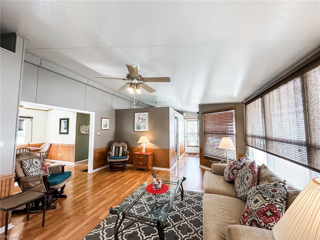 CORKSCREW WOODLANDS - Residential