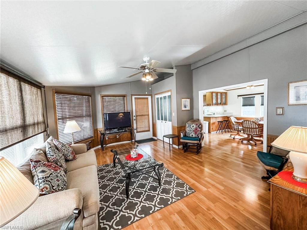 CORKSCREW WOODLANDS - Residential