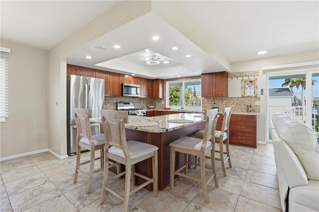 LAGUNA SHORES - Residential