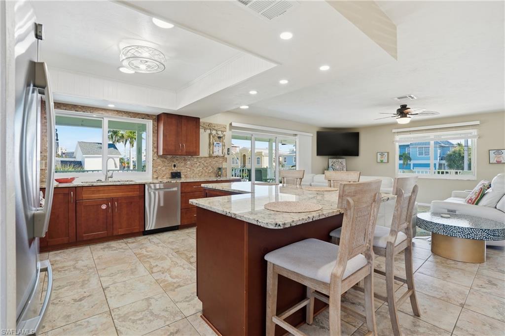 LAGUNA SHORES - Residential