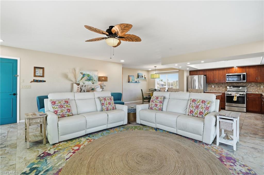 LAGUNA SHORES - Residential