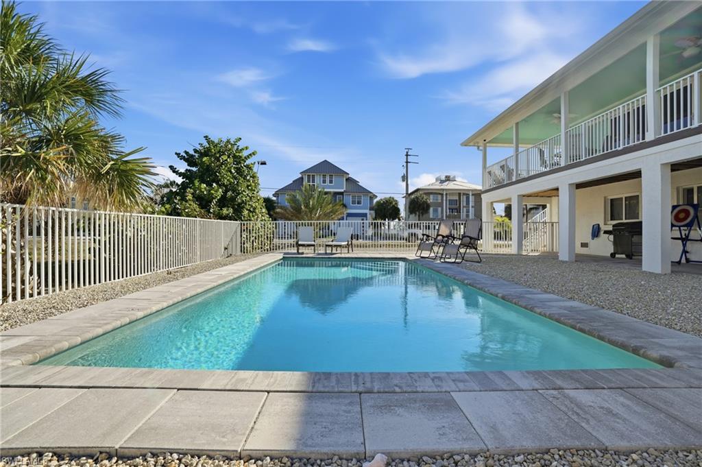 LAGUNA SHORES - Residential