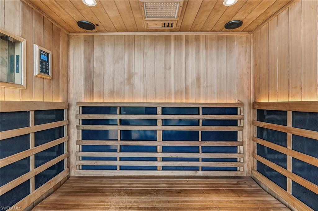 CREEKSIDE - Residential