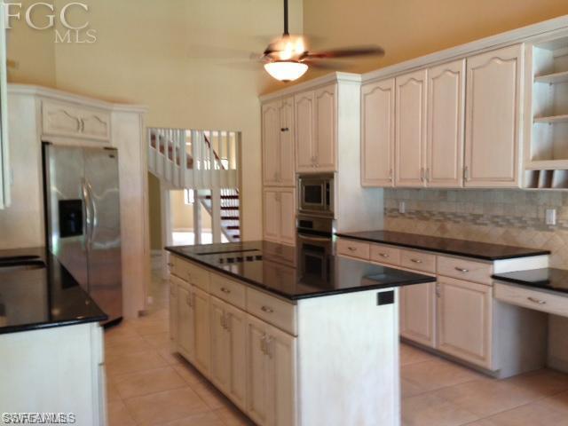 COLONIAL FARMS - Residential