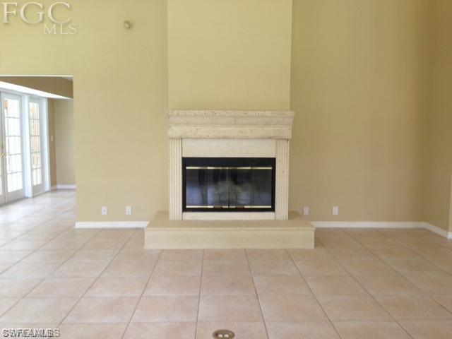 COLONIAL FARMS - Residential