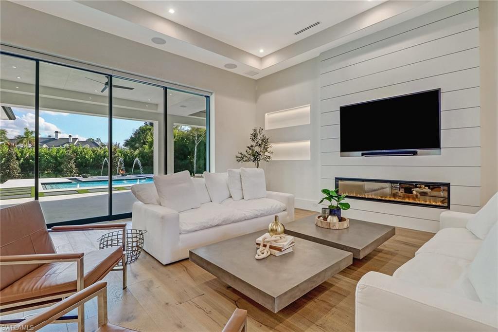 PINE RIDGE - Residential