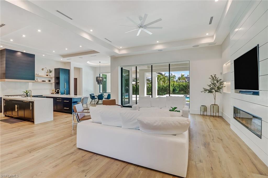 PINE RIDGE - Residential