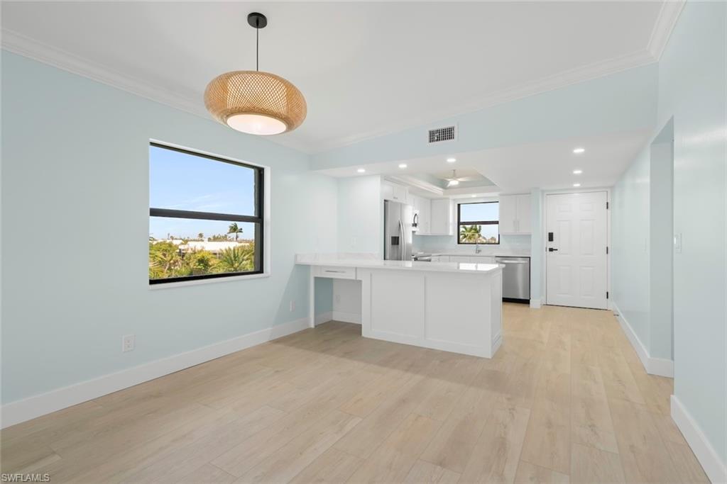 SAND POINTE - Residential