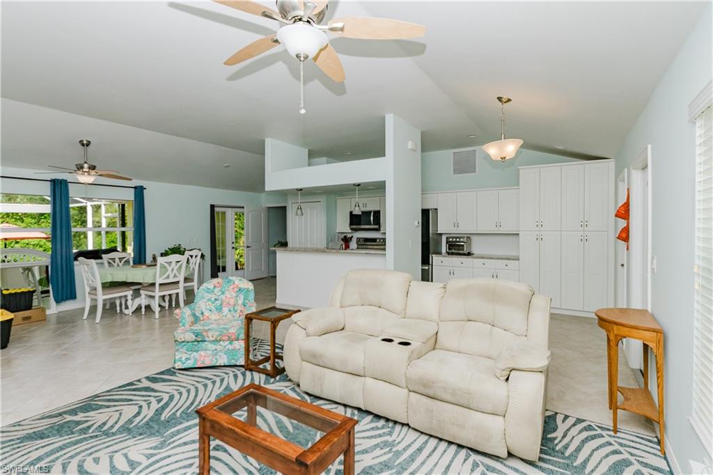 CHARLOTTE SHORES - Residential