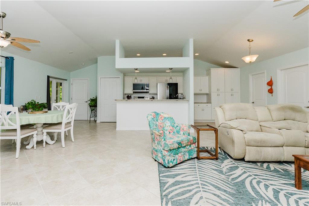 CHARLOTTE SHORES - Residential